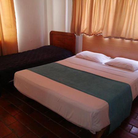 Hotel Del Oeste Cali Kültér fotó