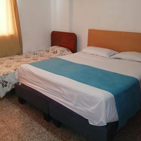 Hotel Del Oeste Cali Kültér fotó