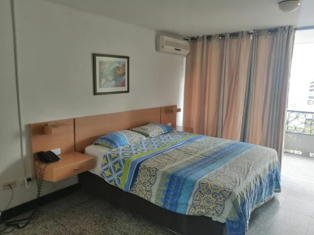 Hotel Del Oeste Cali Kültér fotó