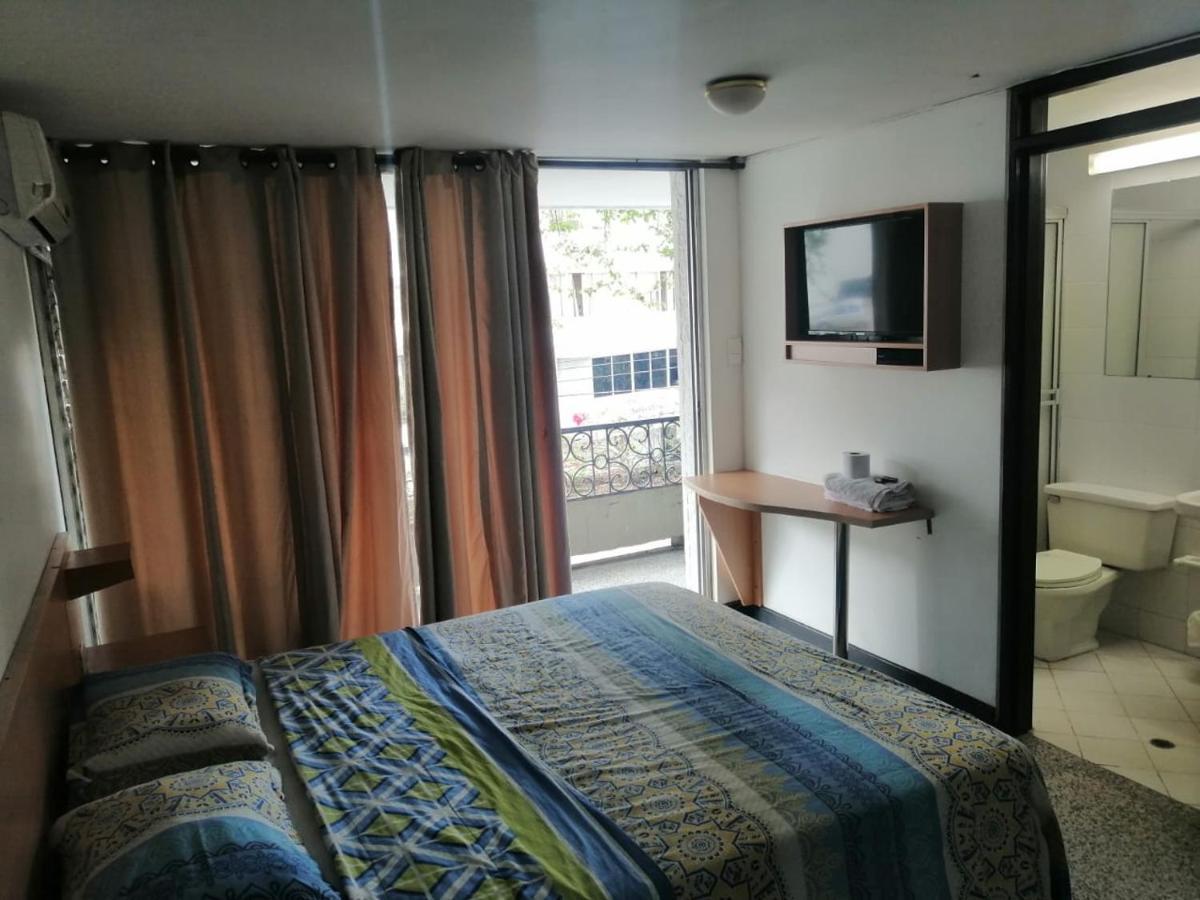Hotel Del Oeste Cali Kültér fotó