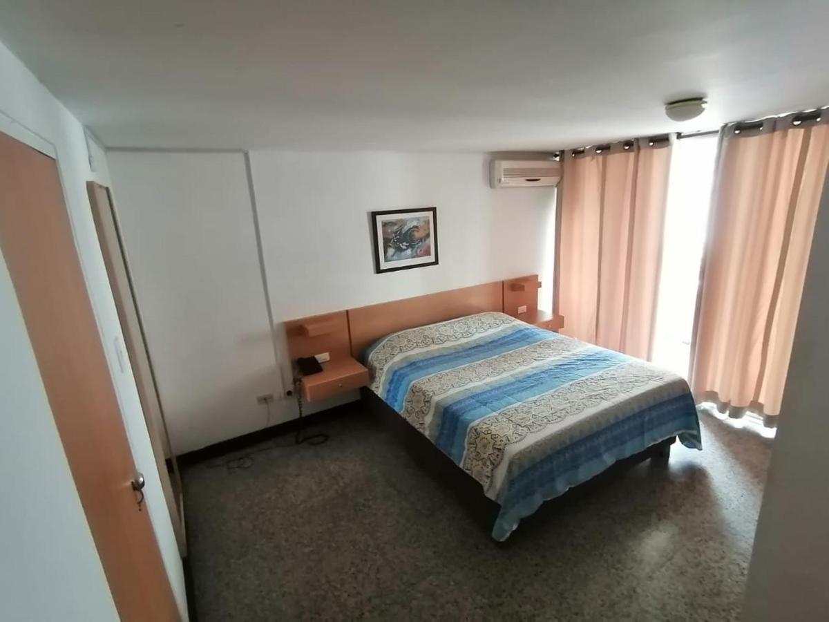 Hotel Del Oeste Cali Kültér fotó